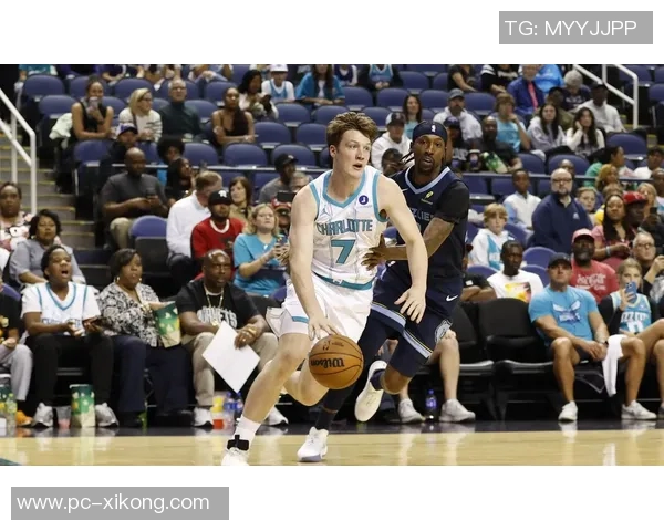 克尼佩尔展现全面实力半场9投5中斩获13分5篮板3抢断