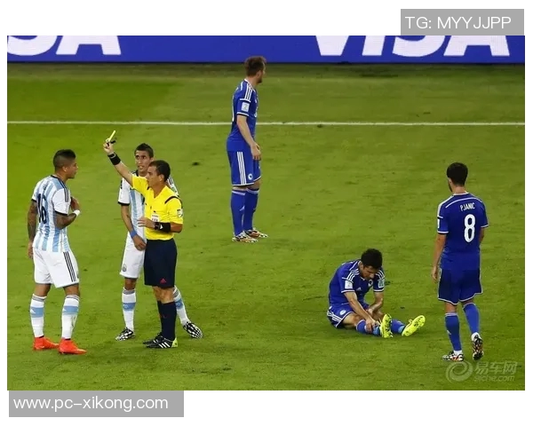 网红博主分享免费观赛秘诀：成为诺坎普建筑工人享受巴萨比赛